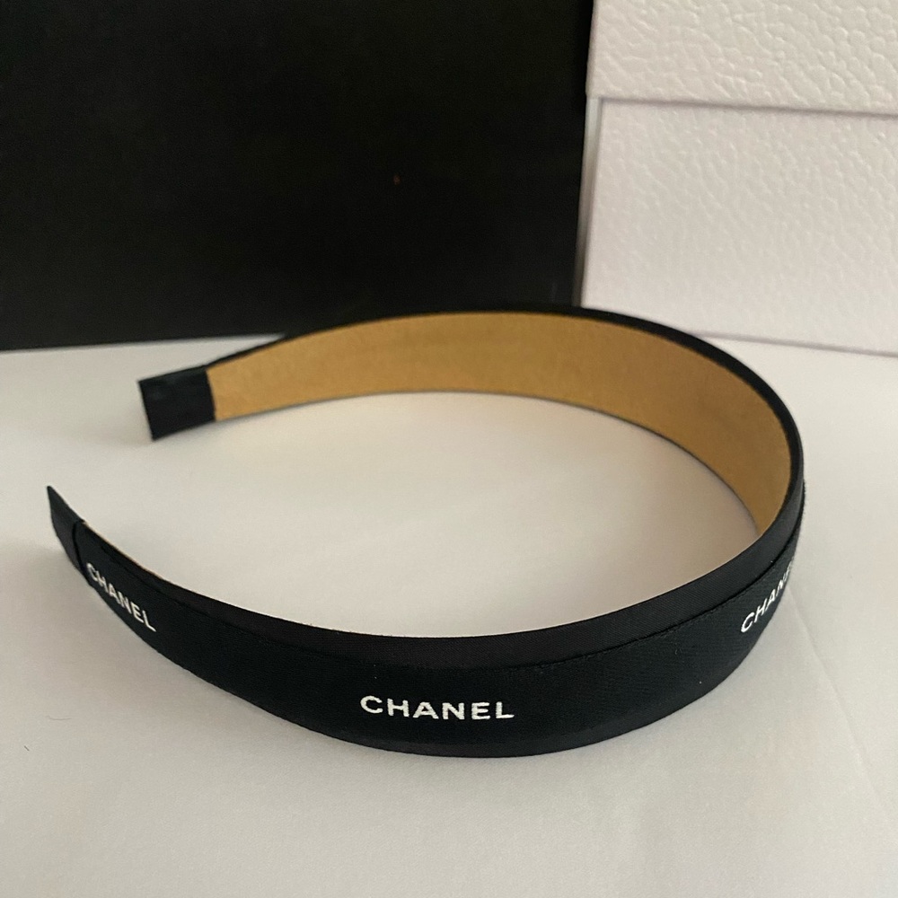 CHANEL Black Ribbon Logo Headband - Picture 2 of 6